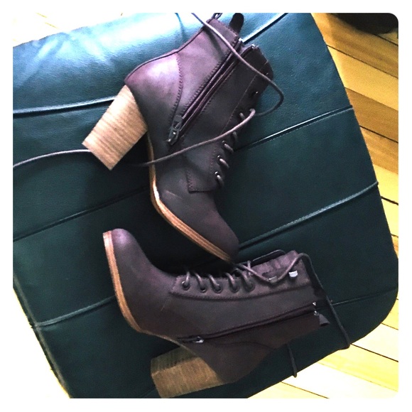 Burgundy fashion✨Booties - Picture 1 of 8